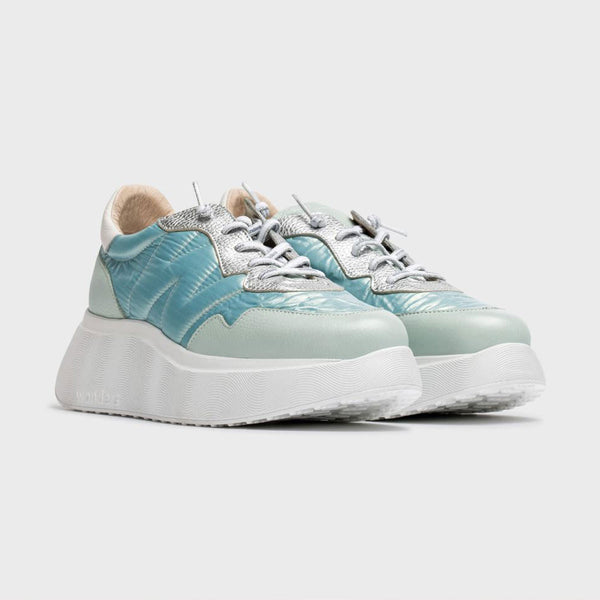 Women's Wonders sneakers