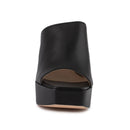 Šľapky na vysokej platforme Hogl v čiernej farbe.