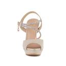 Sandále Lambert v platinovej farbe.