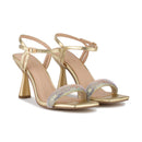 Zlaté sandále Menbur. 